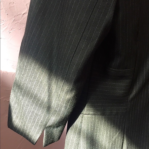 Le Chateau Blazer - Picture 6 of 7